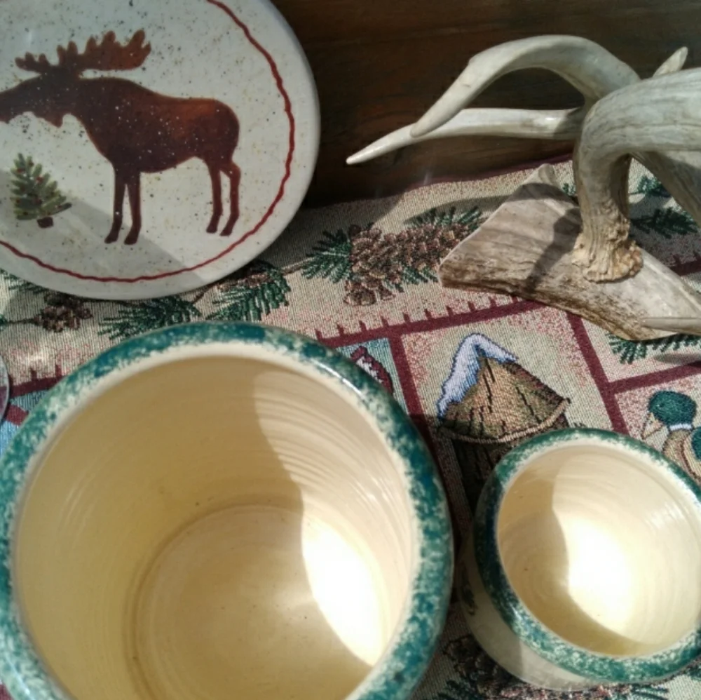 Pinecone POTTERY Canister 3 1/2